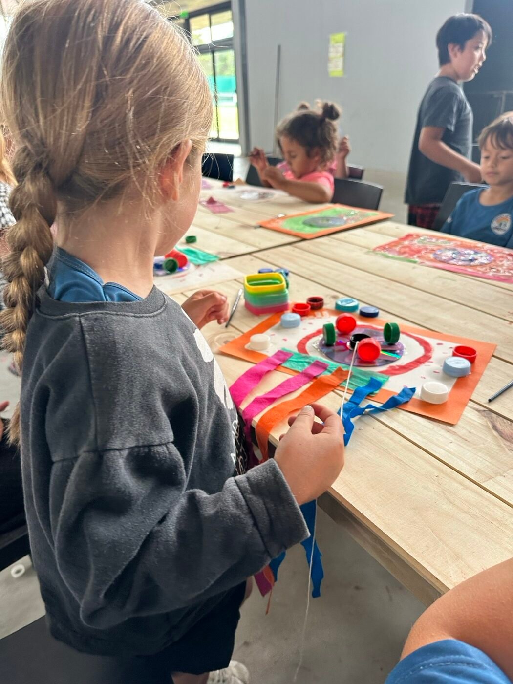 Creatividad y arte en el SUM de la colonia